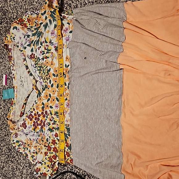 Maurices new with tag size Small women shrit. Flowers, strips and pink - Picture 8 of 8